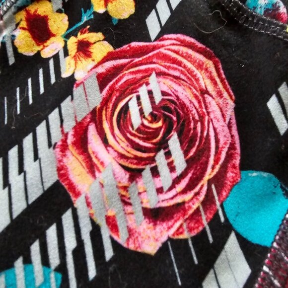 Athletic Works Rose Floral Legging Pants Girls size L or 10/12 - Picture 9 of 10